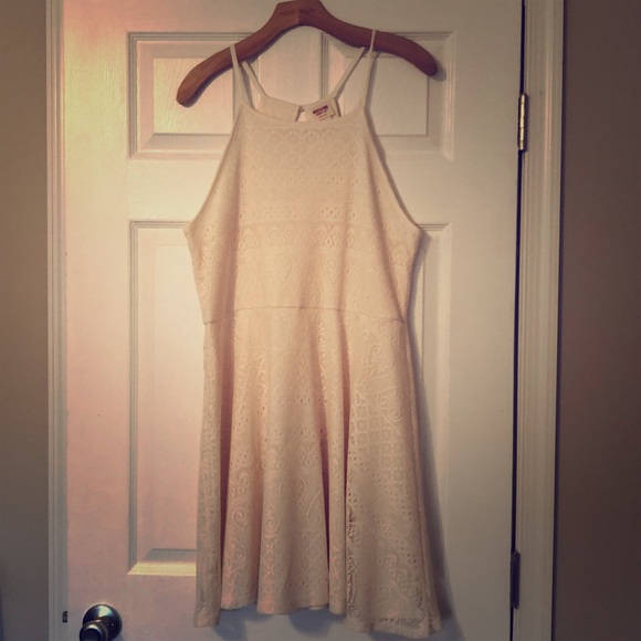 Cream Sundress with KeyholeBack Detail - Picture 2 of 4